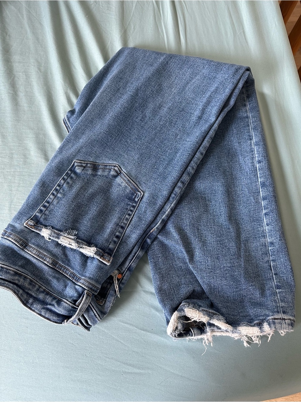 Women’s Blue Distressed Straight-Leg Jeans